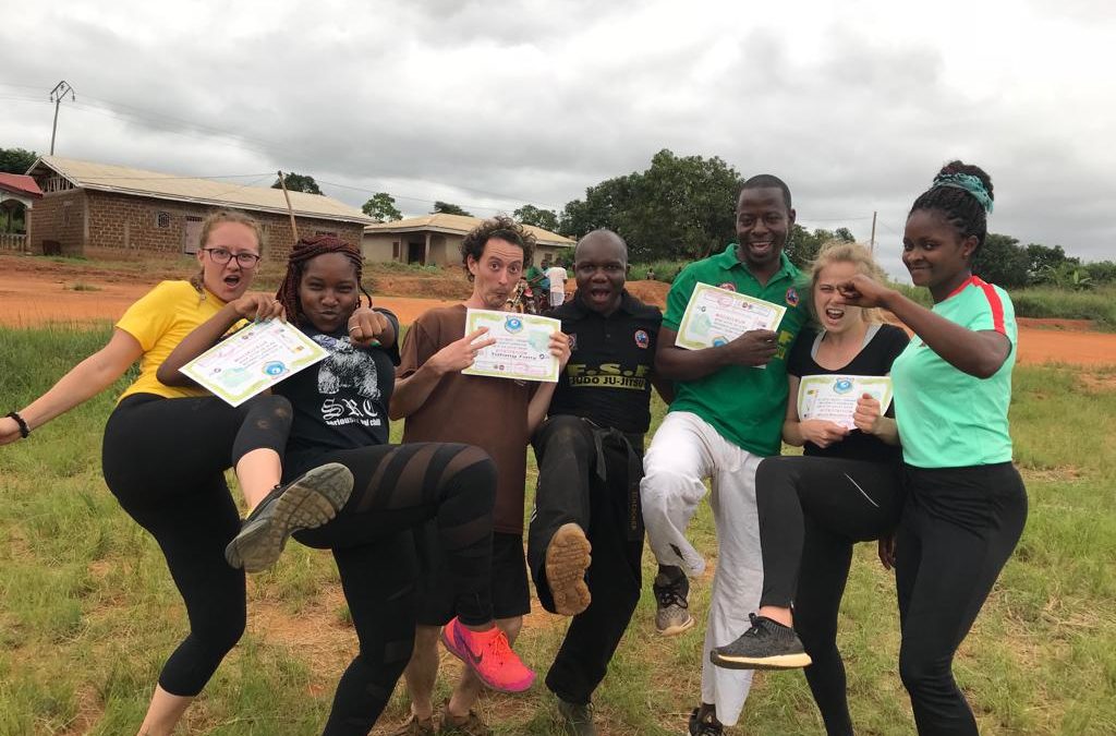 LUTTE CONTRE LA DROGUE ET STUPÉFIANTS EN MILIEU SCOLAIRE ET EXTRA SCOLAIRE, SEMINAIRE DE LAIDIES SELF DEFENSE A NKOTENG EN PARTENARIAT AVEC LE PEACE CORPS