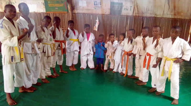 JUJITSU CAMEROUN : PRÉPARATION DU LANCEMENT DE L’OPÉRATION VACANCES SANS DROGUES ET SANS VIOLENCES À BAFOUSSAM